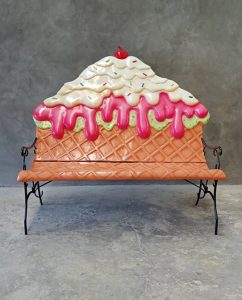 STRAWBERRY CAKE BENCH - JR 3610